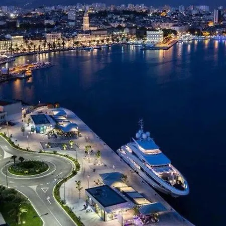 Апартаменты Nada In The Center Of