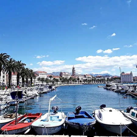 Nada In The Center Of Апартаменты