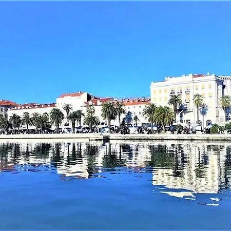 Nada In The Center Of Апартаменты