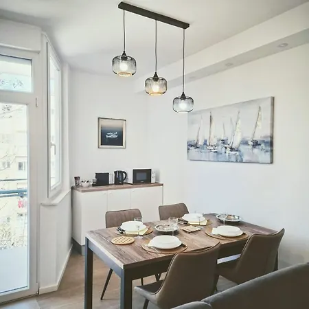 Nada In The Center Of Сплит