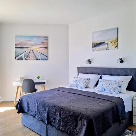 Nada In The Center Of Сплит